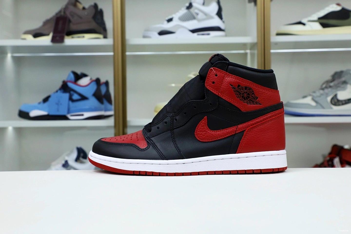 JORDAN AIR HIGH 1 'BRED' RETRO OG 0717